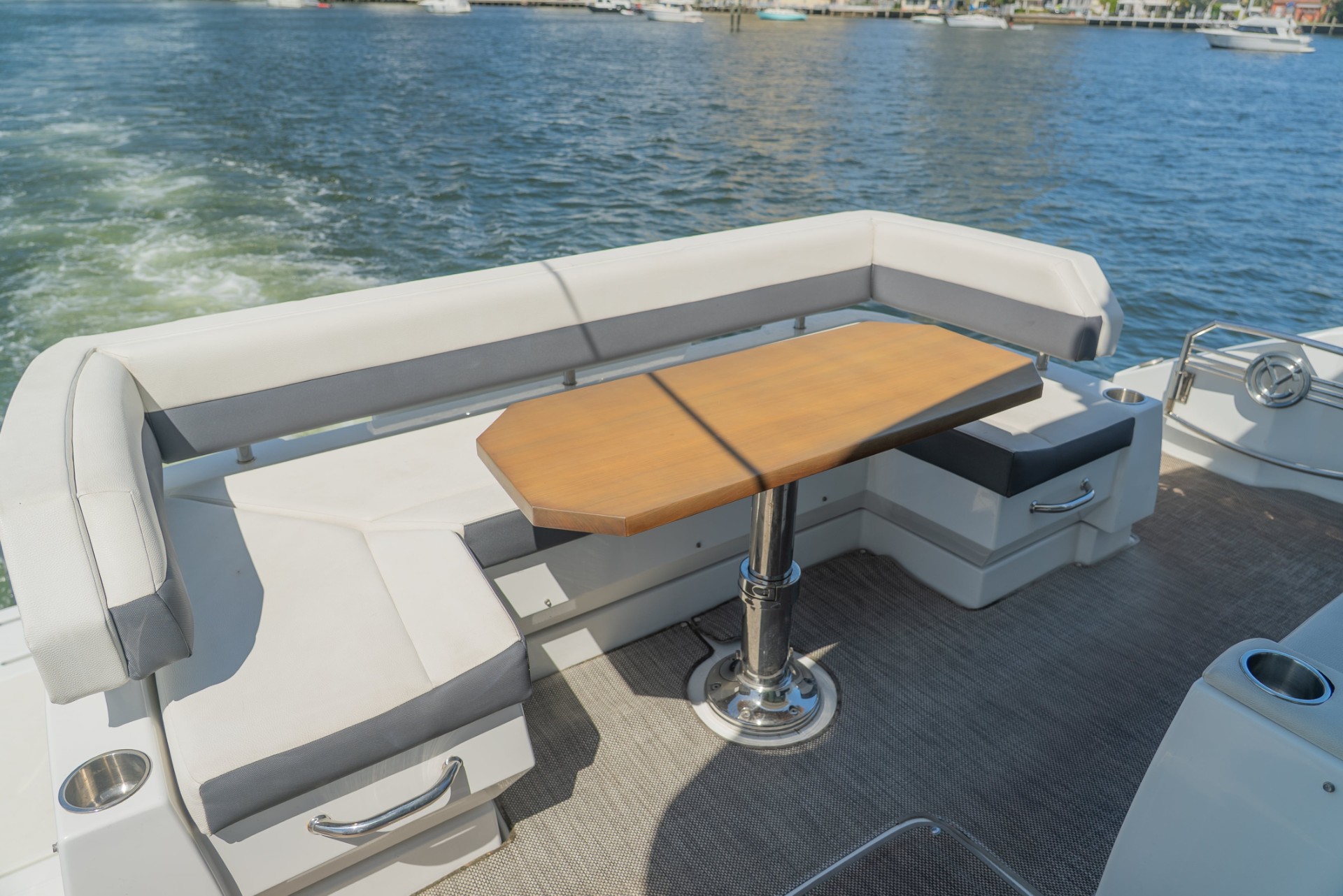 Yacht Photo 13